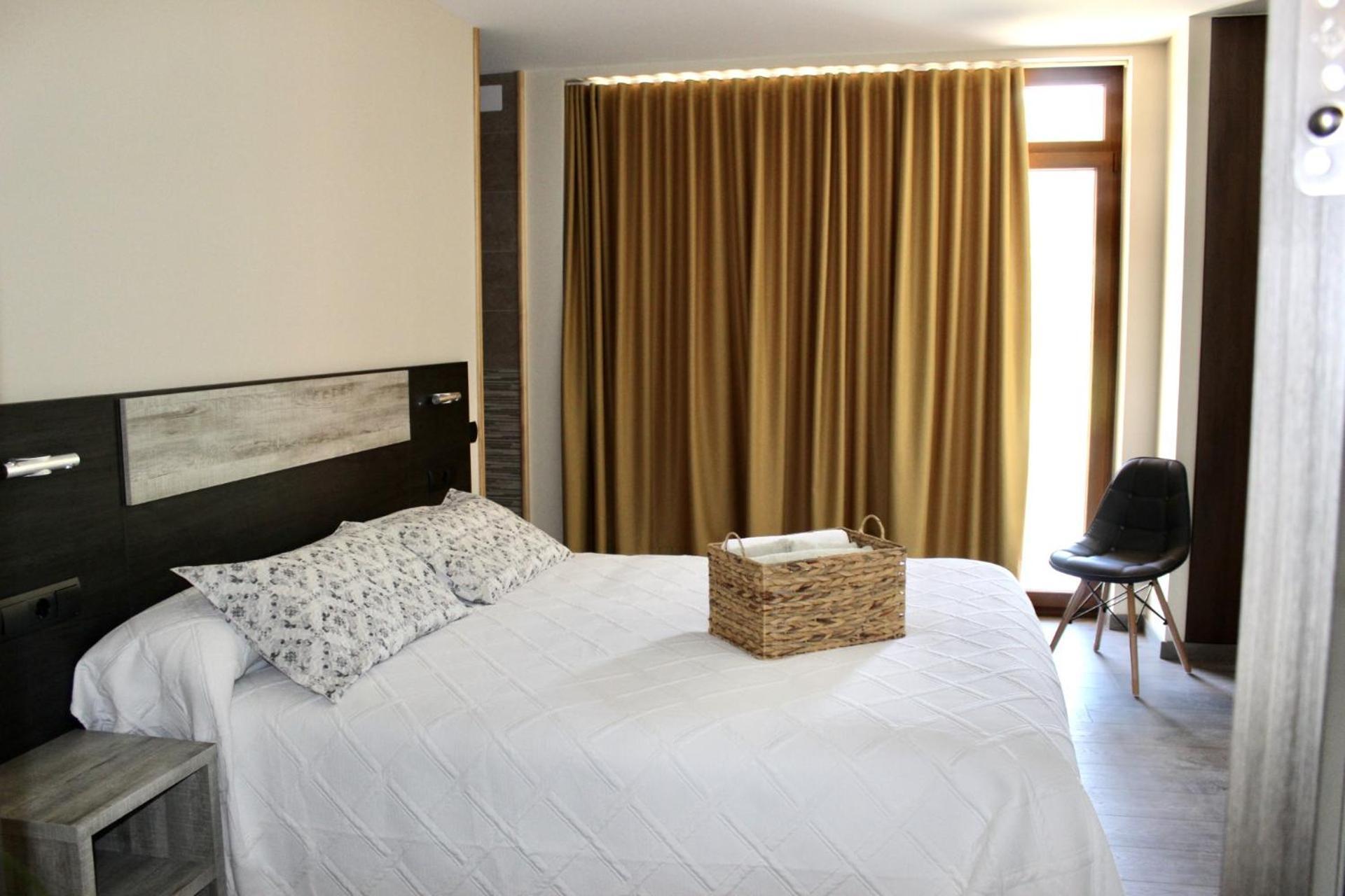 Ca L'Angels Hotel Prat de Comte ภายนอก รูปภาพ