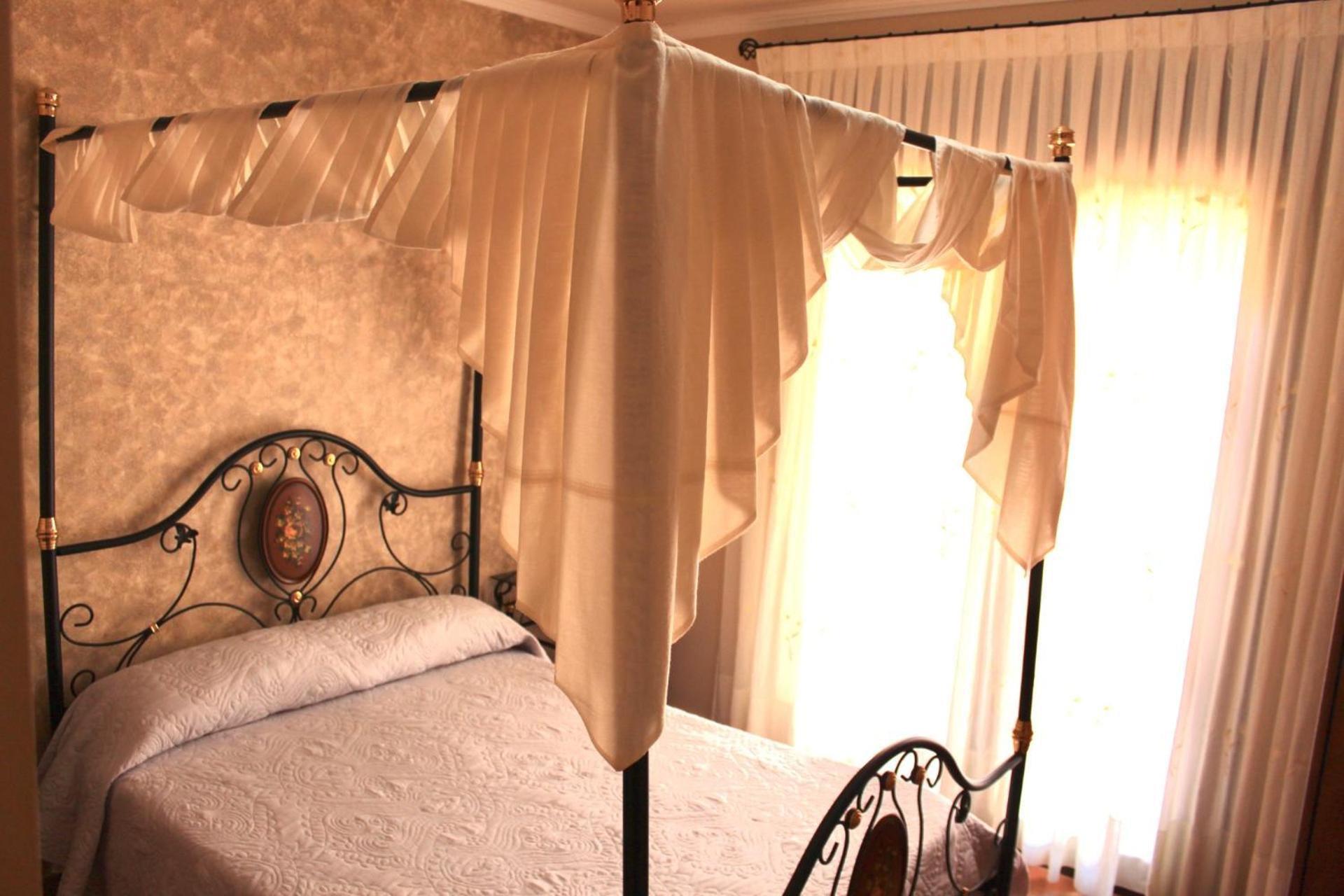 Ca L'Angels Hotel Prat de Comte ภายนอก รูปภาพ